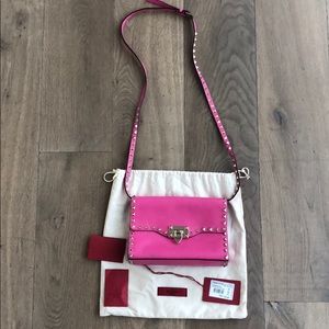 Valentino Medium shoulder bag pink EUC
